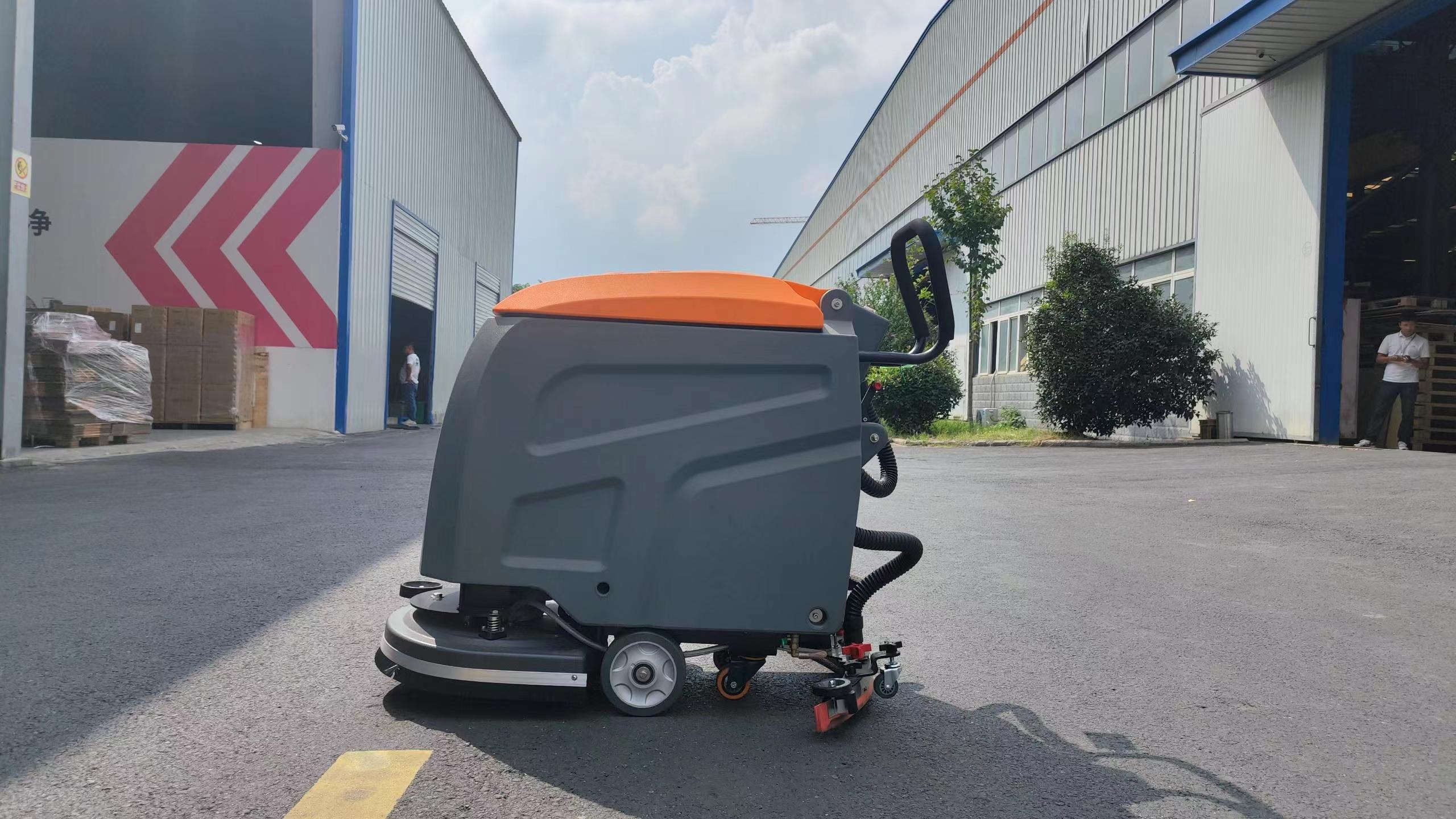 商場用大型駕駛式洗地機 商場用大型駕駛式洗地機